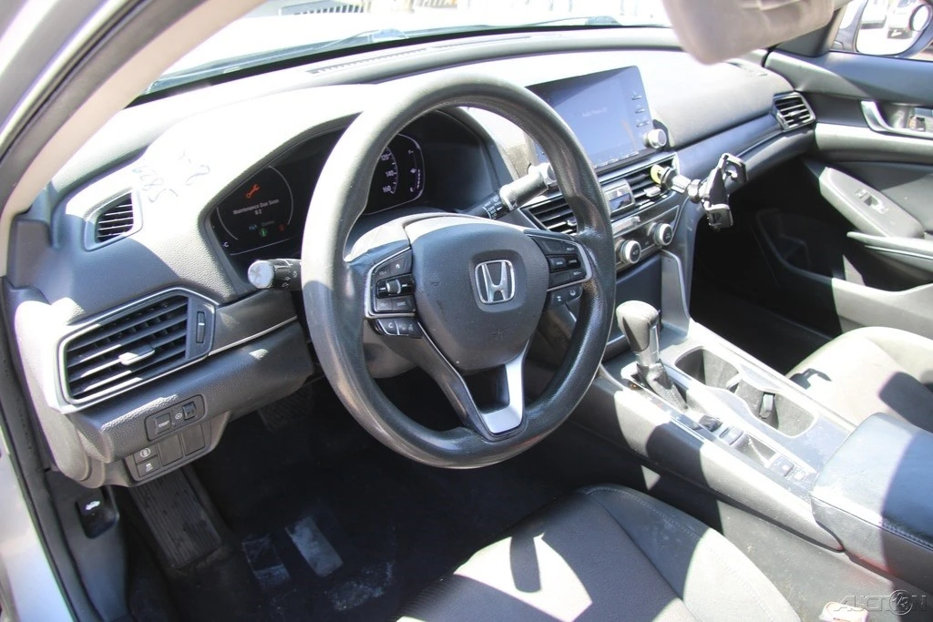 2018 Honda Accord 10th Gen - Image 16 of 21