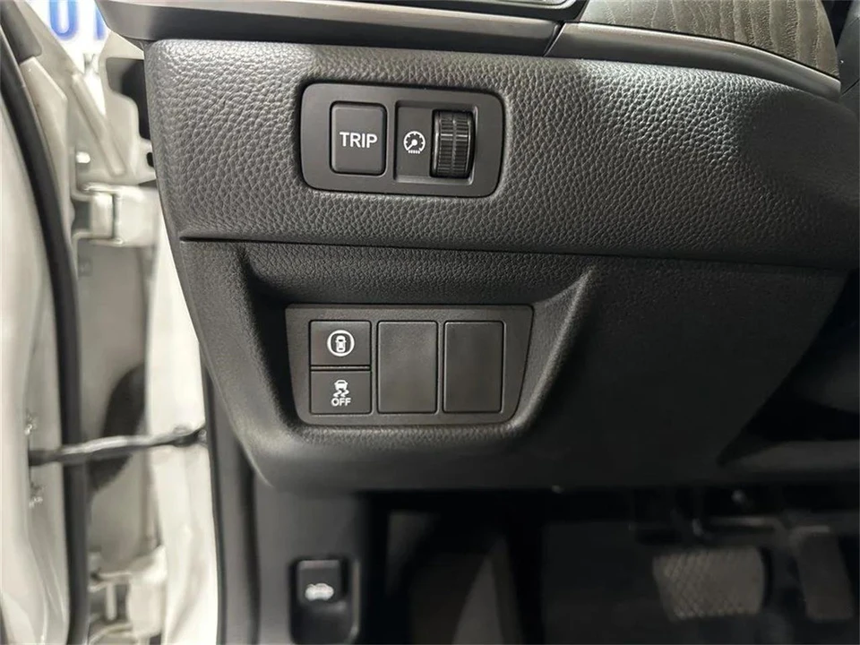 2018 Honda Accord 10th Gen - Image 17 of 31