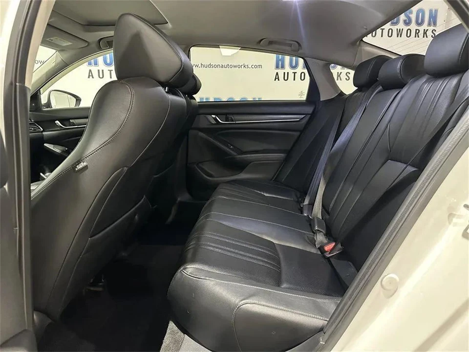 2018 Honda Accord 10th Gen - Image 23 of 31