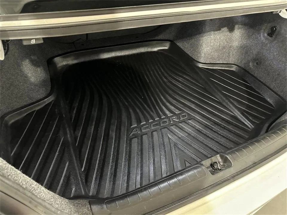 2018 Honda Accord 10th Gen - Image 29 of 31