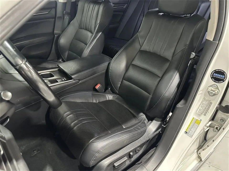 2018 Honda Accord 10th Gen - Image 12 of 31
