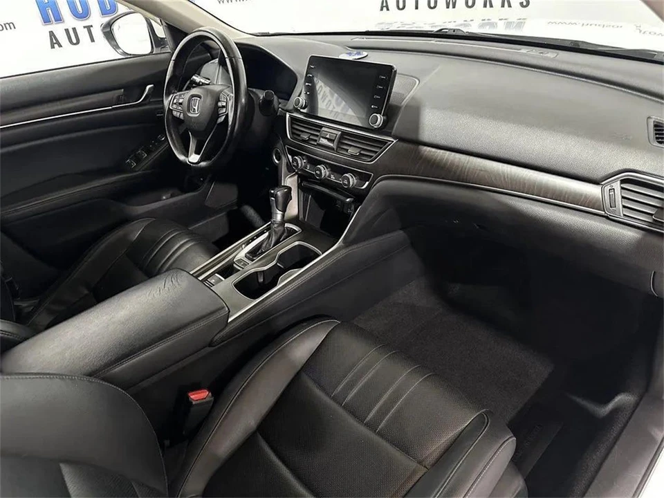2018 Honda Accord 10th Gen - Image 28 of 31
