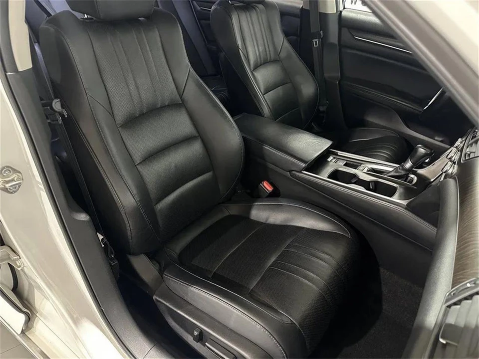2018 Honda Accord 10th Gen - Image 26 of 31