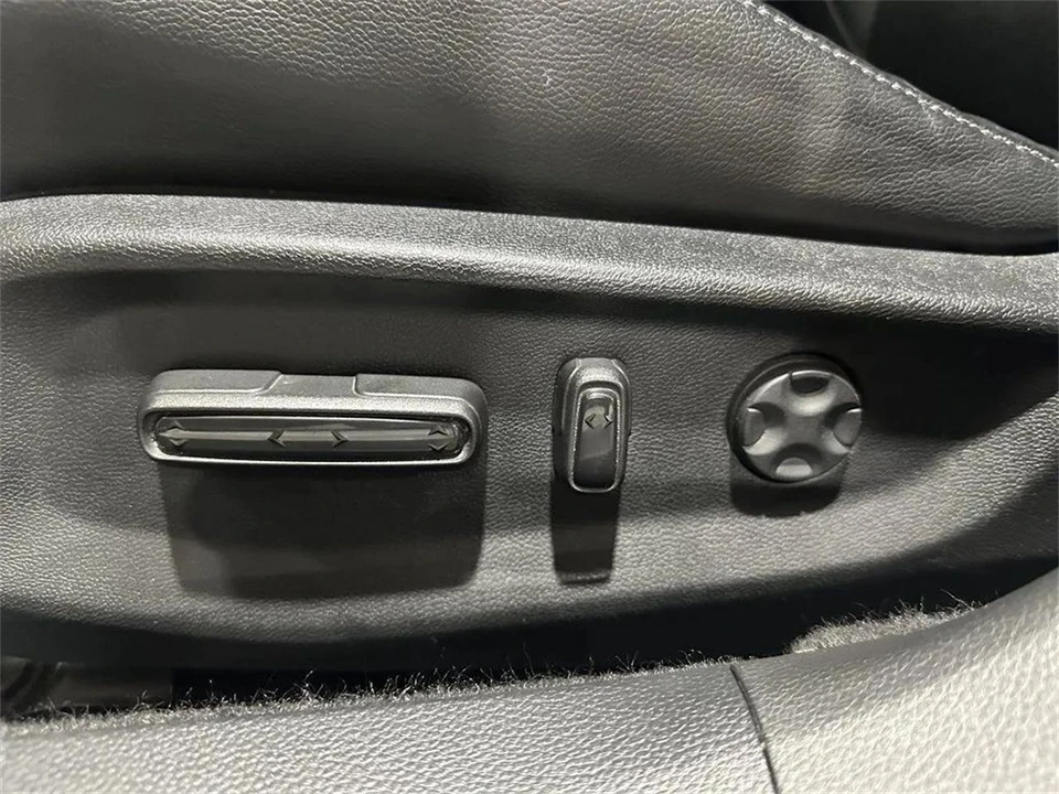 2018 Honda Accord 10th Gen - Image 14 of 31