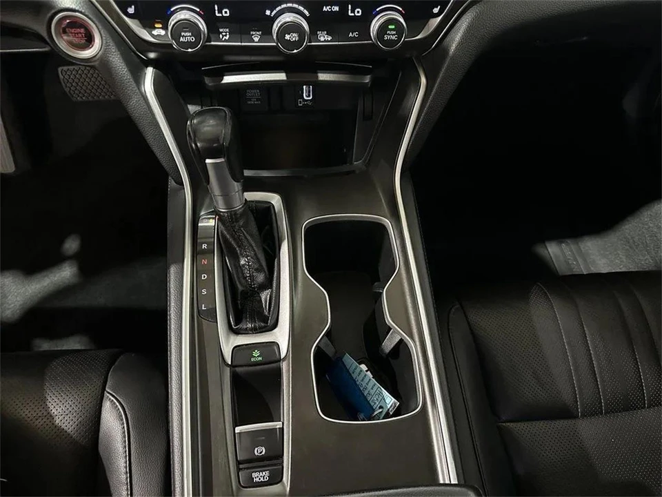 2018 Honda Accord 10th Gen - Image 20 of 31