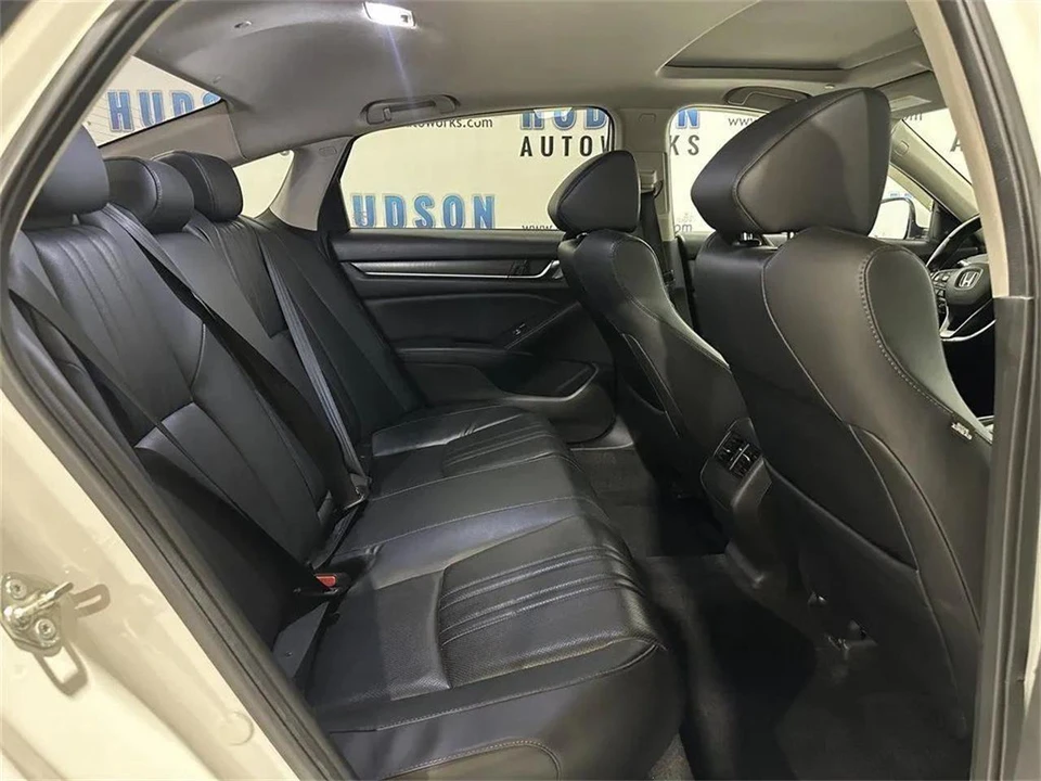 2018 Honda Accord 10th Gen - Image 24 of 31