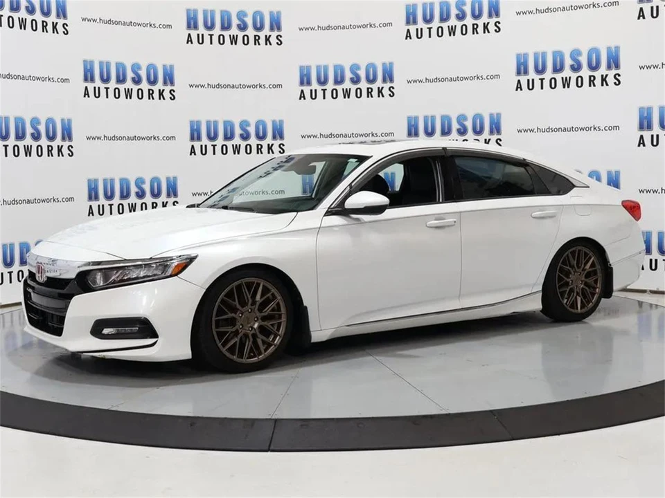 2018 Honda Accord 10th Gen - Image 2 of 31