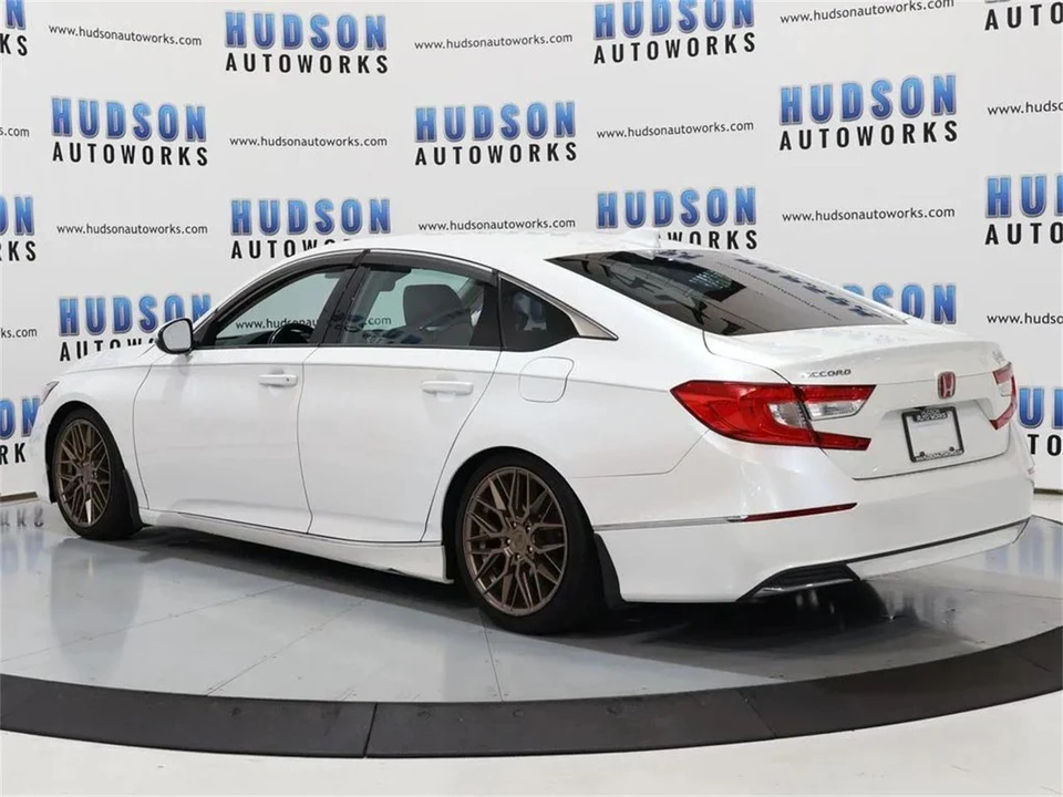 2018 Honda Accord 10th Gen - Image 4 of 31