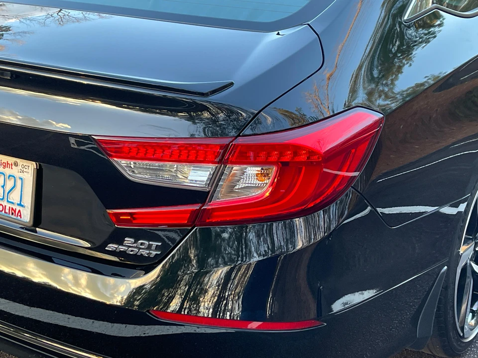 2018 Honda Accord 10th Gen - Image 22 of 31