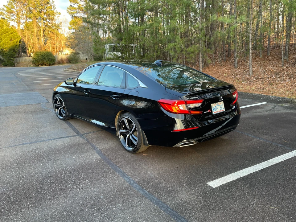 2018 Honda Accord 10th Gen - Image 11 of 31