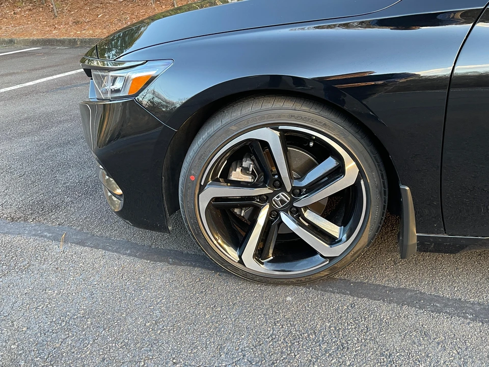 2018 Honda Accord 10th Gen - Image 28 of 31