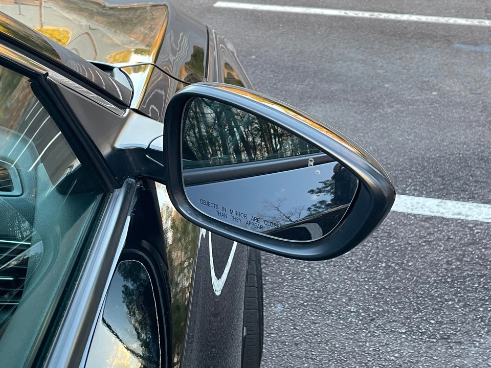2018 Honda Accord 10th Gen - Image 24 of 31