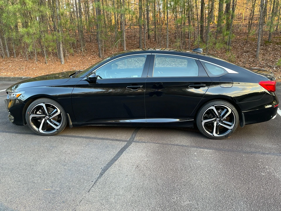 2018 Honda Accord 10th Gen - Image 9 of 31