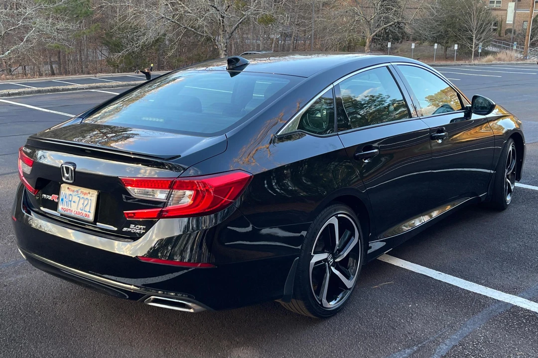 2018 Honda Accord 10th Gen - Image 4 of 31