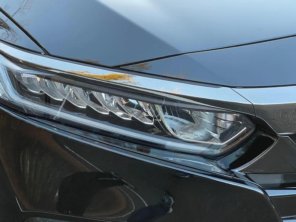 2018 Honda Accord 10th Gen - Image 17 of 31