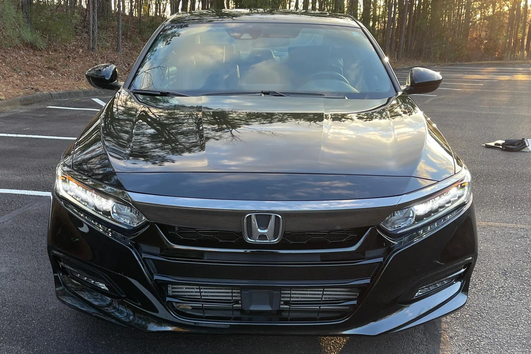 2018 Honda Accord 10th Gen - Image 2 of 31