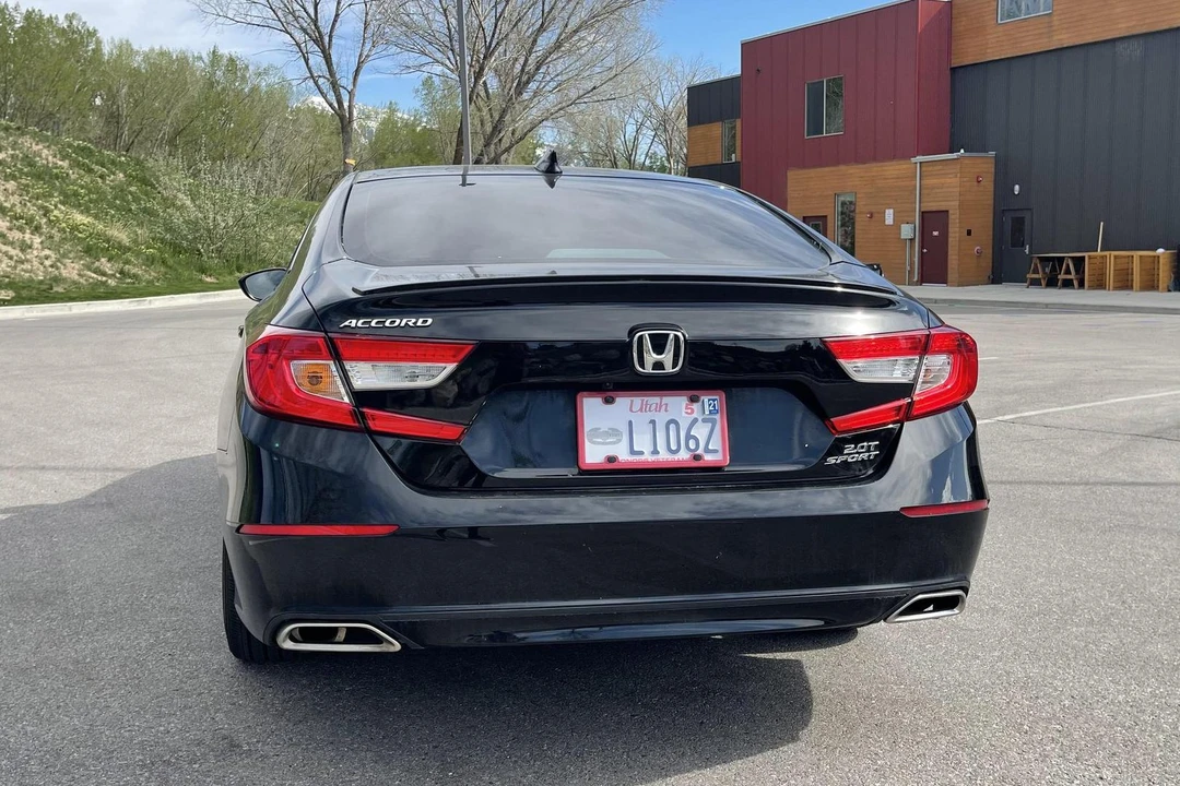 2018 Honda Accord 10th Gen - Image 5 of 12