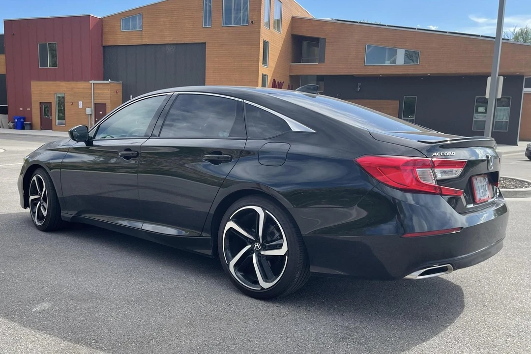 2018 Honda Accord 10th Gen - Image 4 of 12