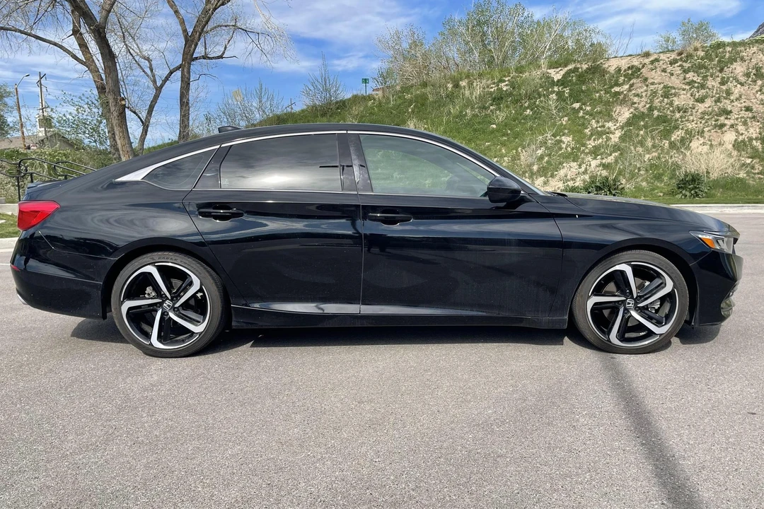 2018 Honda Accord 10th Gen - Image 3 of 12