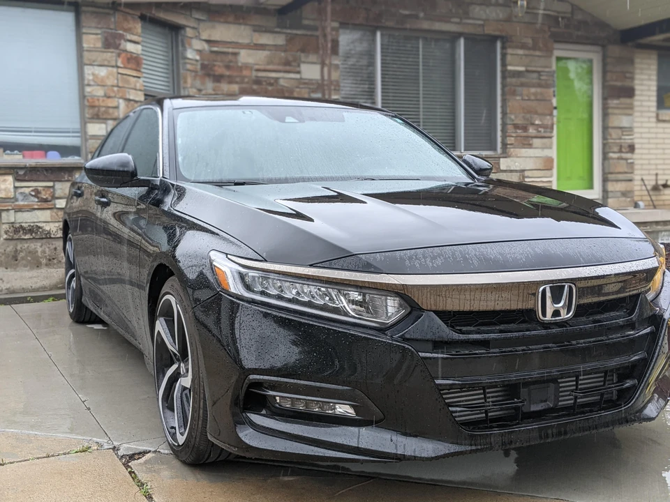 2018 Honda Accord 10th Gen - Image 11 of 12