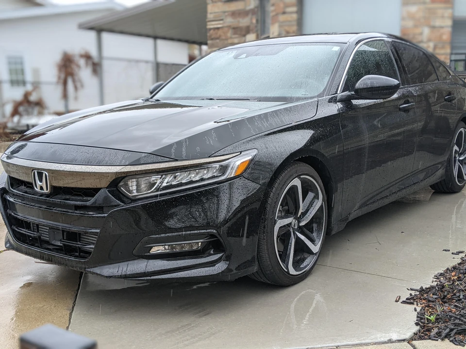 2018 Honda Accord 10th Gen - Image 8 of 12
