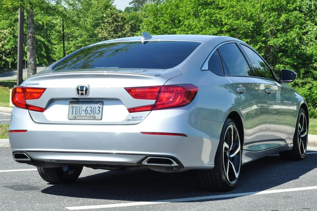2018 Honda Accord 10th Gen - Image 4 of 31