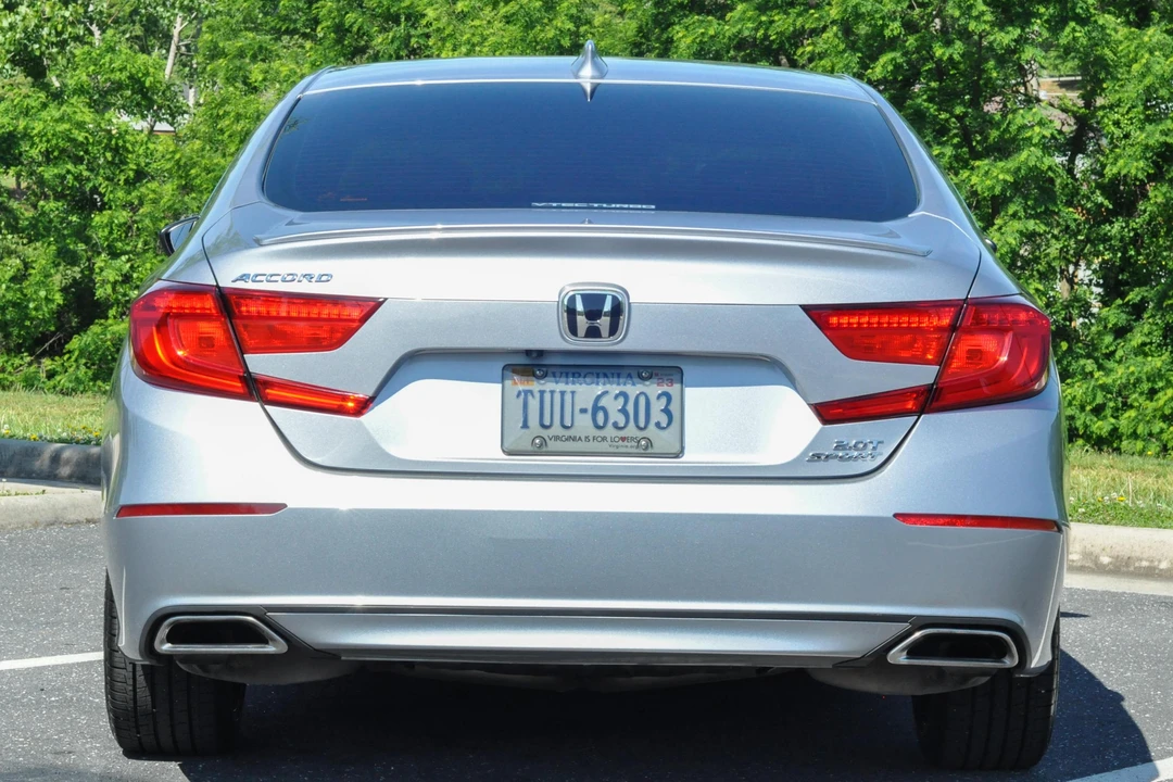 2018 Honda Accord 10th Gen - Image 5 of 31