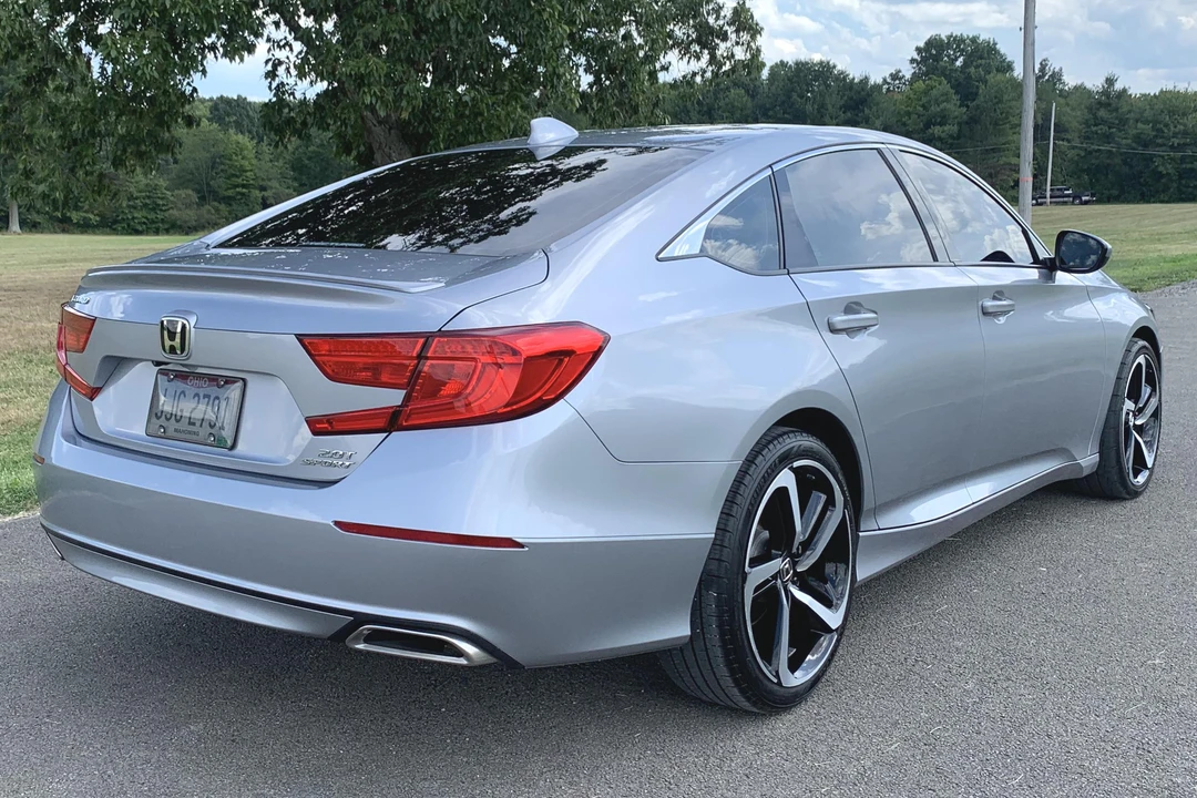 2018 Honda Accord 10th Gen - Image 4 of 5