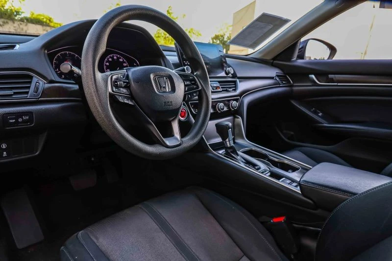 2018 Honda Accord 10th Gen - Image 7 of 12