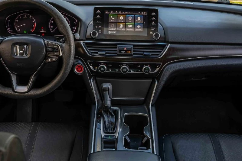 2018 Honda Accord 10th Gen - Image 10 of 12