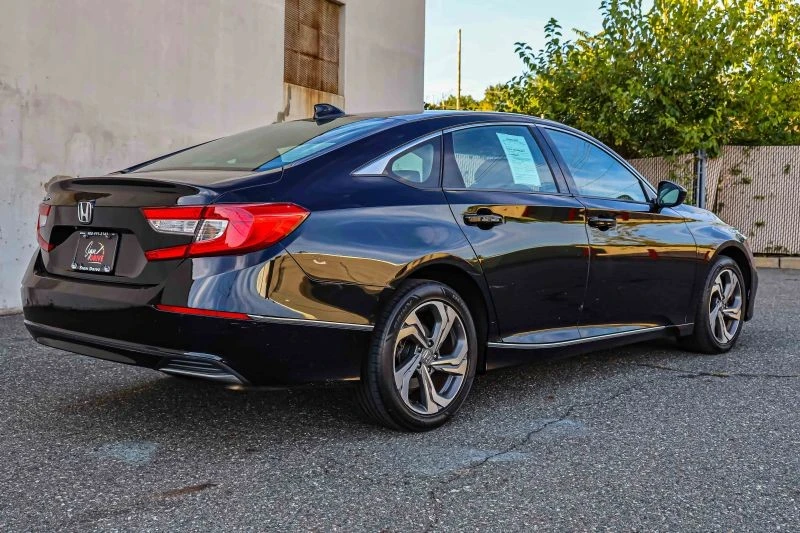 2018 Honda Accord 10th Gen - Image 6 of 12