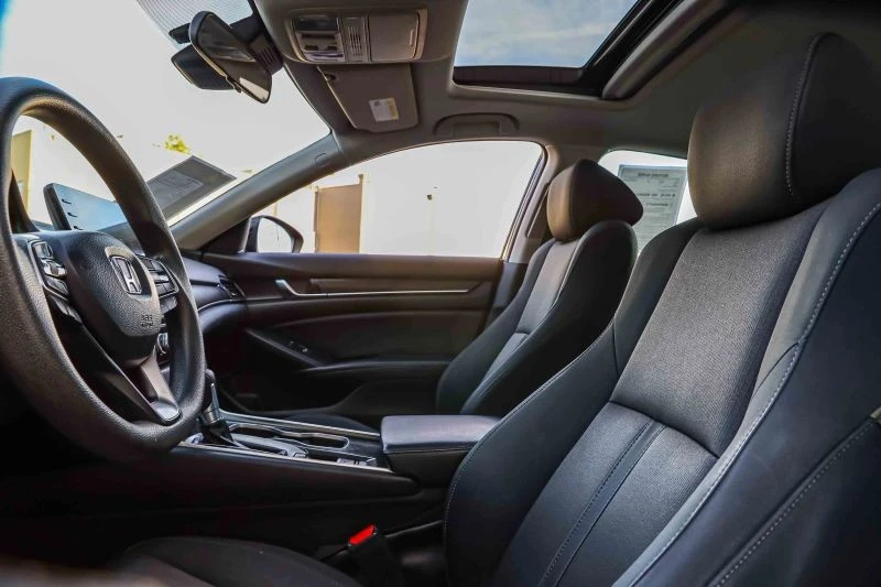 2018 Honda Accord 10th Gen - Image 9 of 12