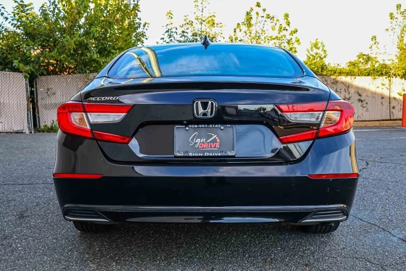 2018 Honda Accord 10th Gen - Image 5 of 12