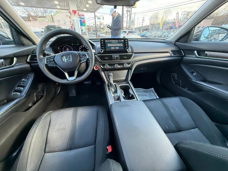 2018 Honda Accord 10th Gen - Image 9 of 11