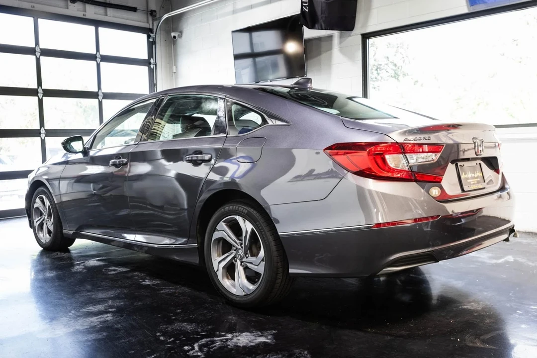 2018 Honda Accord 10th Gen - Image 10 of 12