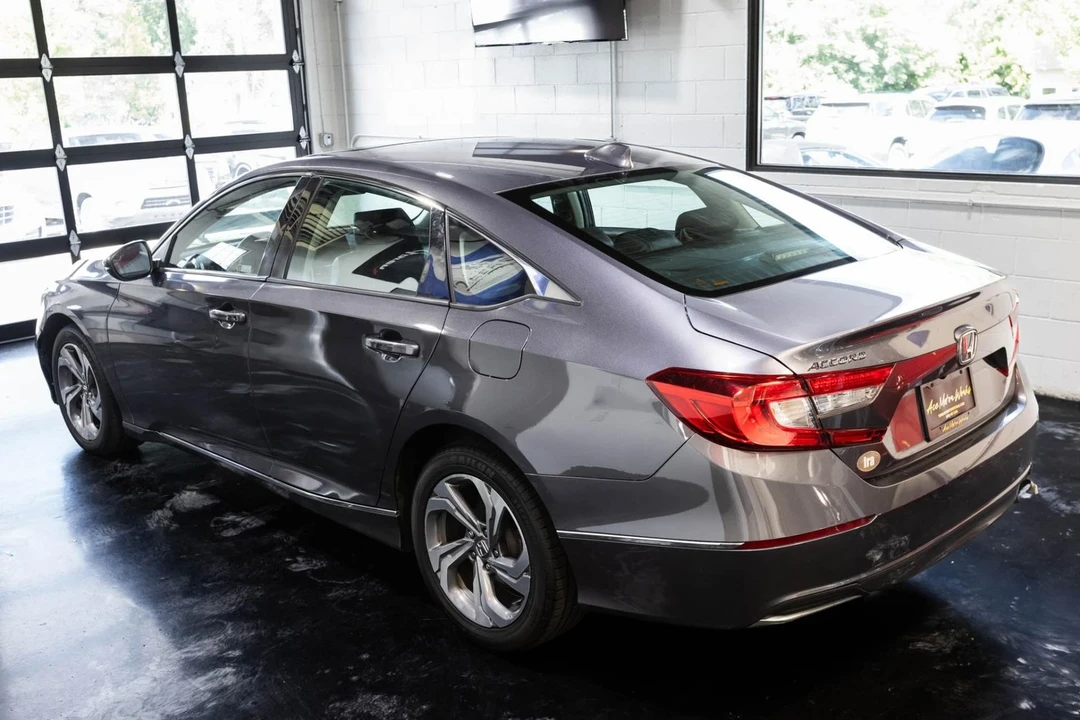 2018 Honda Accord 10th Gen - Image 11 of 12