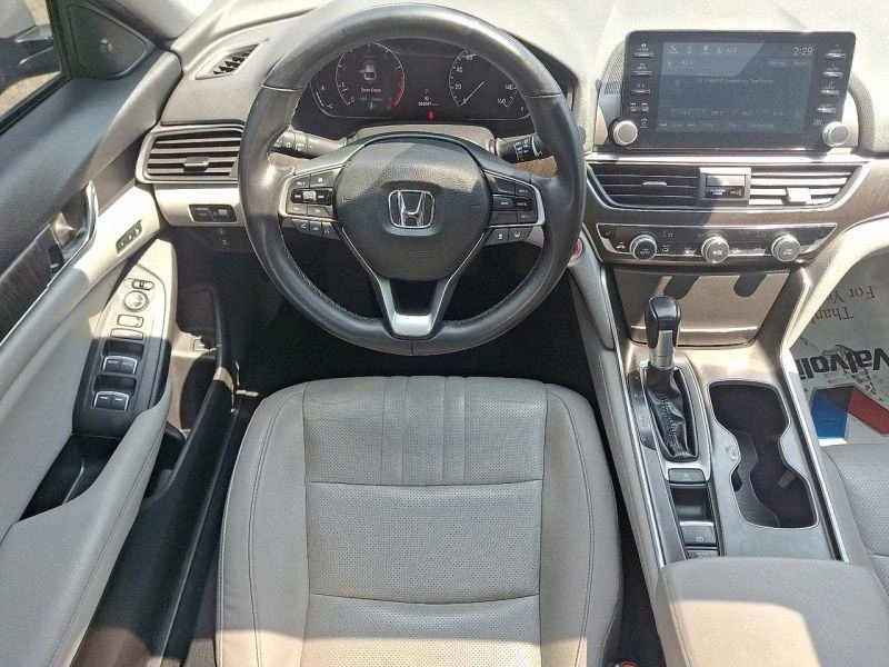 2018 Honda Accord 10th Gen - Image 10 of 12