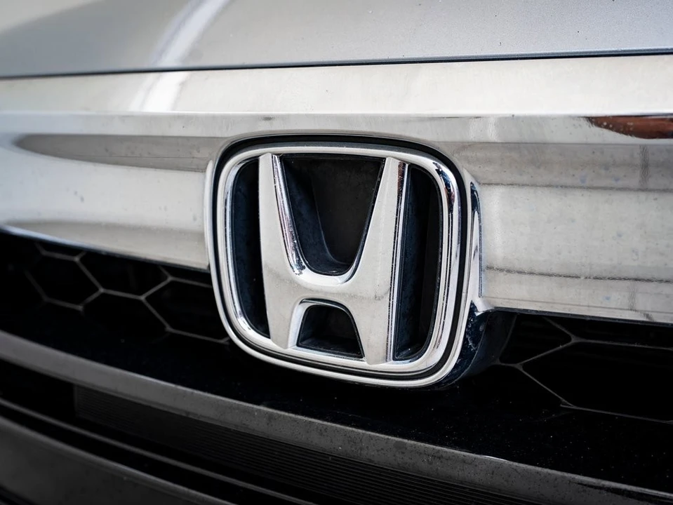 2018 Honda Accord 10th Gen - Image 3 of 21