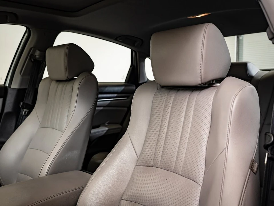 2018 Honda Accord 10th Gen - Image 18 of 21