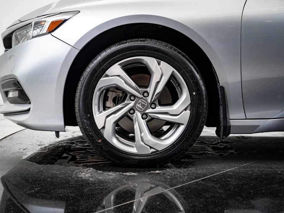 2018 Honda Accord 10th Gen - Image 13 of 21