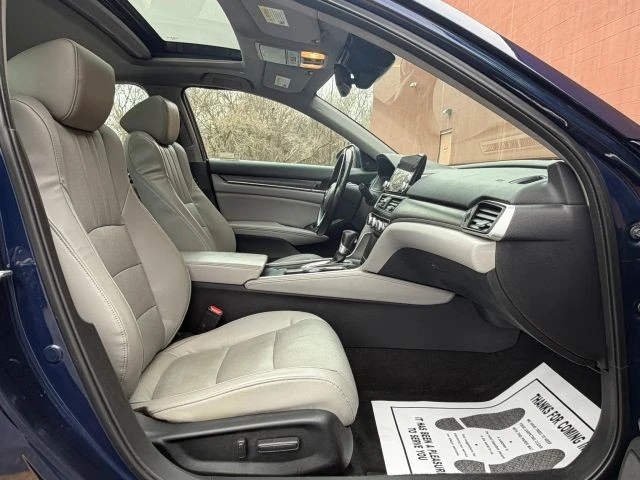 2018 Honda Accord 10th Gen - Image 18 of 31