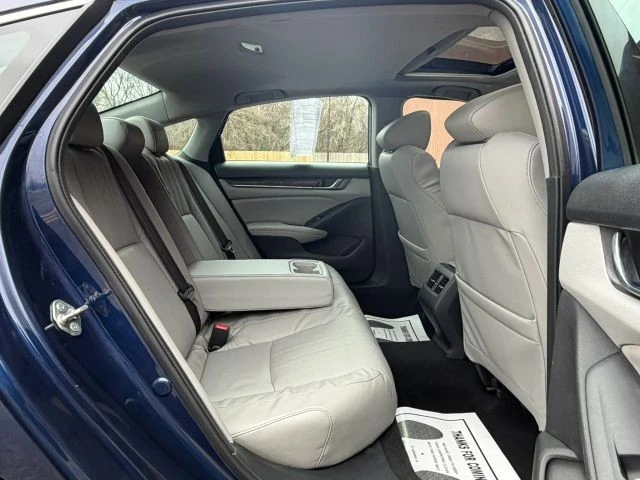 2018 Honda Accord 10th Gen - Image 22 of 31