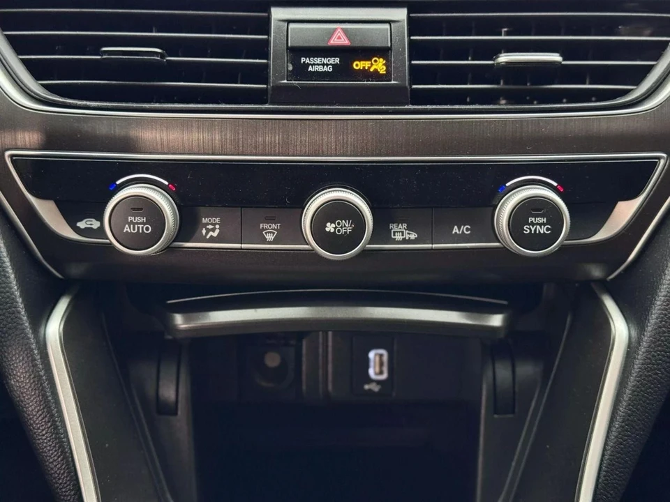 2018 Honda Accord 10th Gen - Image 19 of 21