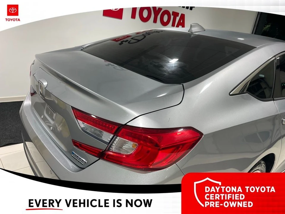 2018 Honda Accord 10th Gen - Image 10 of 12