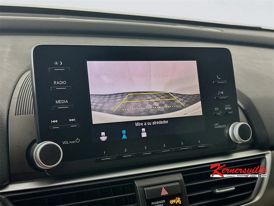 2018 Honda Accord 10th Gen - Image 19 of 21