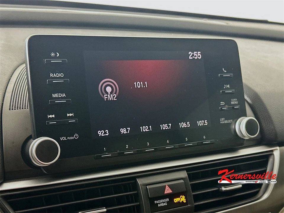 2018 Honda Accord 10th Gen - Image 17 of 21
