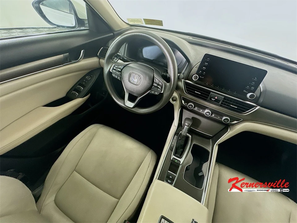 2018 Honda Accord 10th Gen - Image 9 of 21