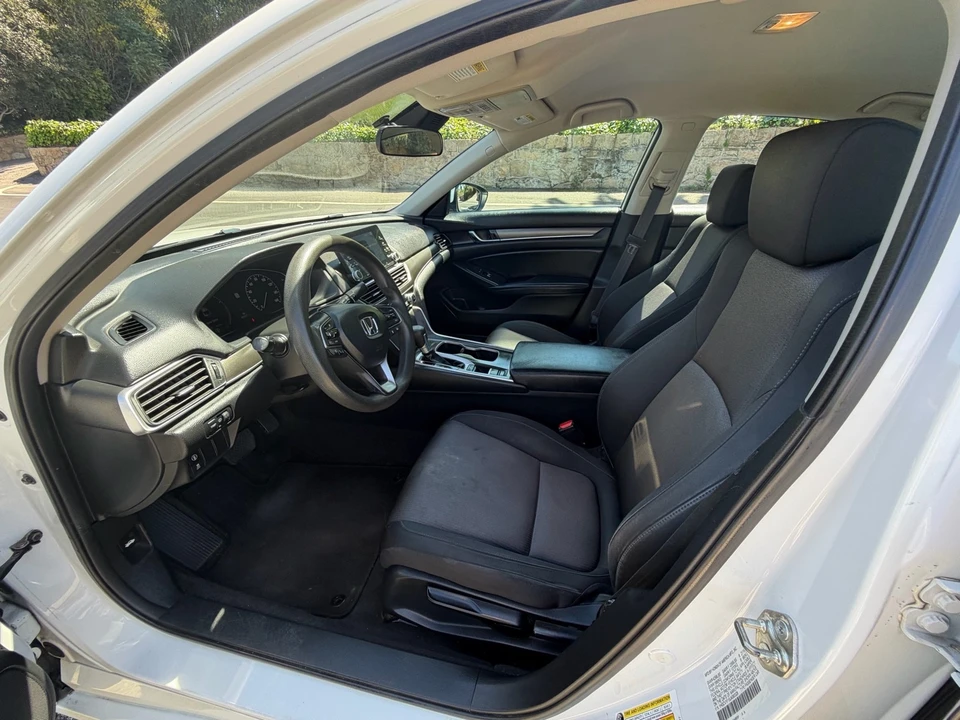 2018 Honda Accord 10th Gen - Image 17 of 20