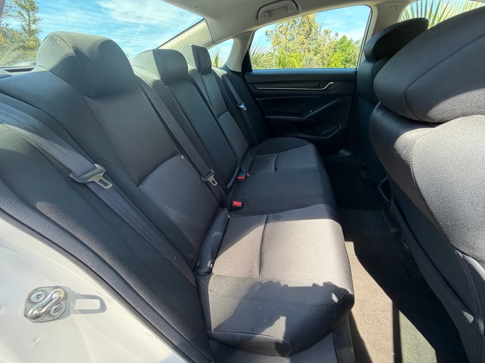 2018 Honda Accord 10th Gen - Image 16 of 20