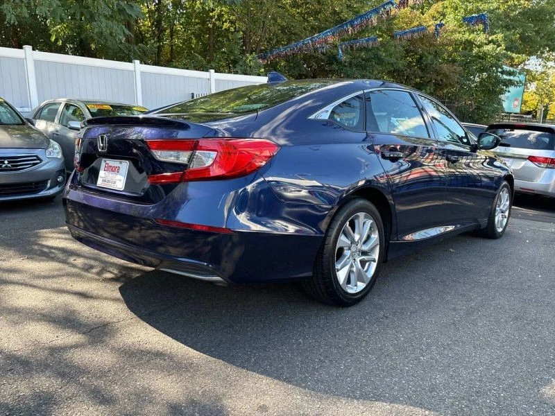 2018 Honda Accord 10th Gen - Image 6 of 12
